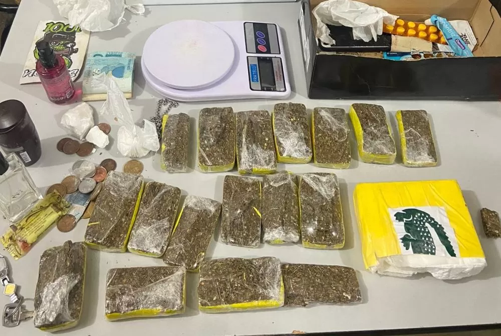 Polícia Militar desarticula ponto de tráfico de drogas em Livramento de Nossa Senhora