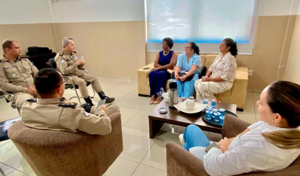 Comando do 24º BPM e Secretaria de Educação planejam possível retomada de escola cívico-militar em Brumado