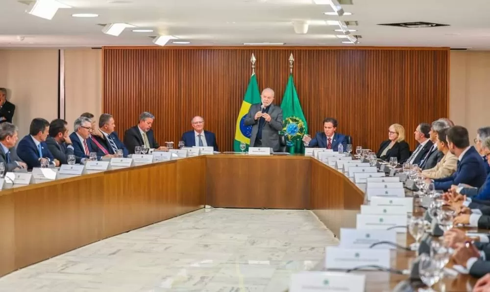 Em reunião com Lula, governadores condenam atos antidemocráticos