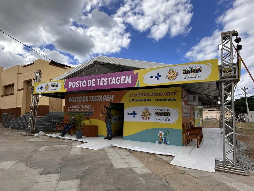 Prevenção no circuito: Brumado recebe estrutura de testagem rápida durante a folia