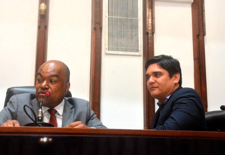 Deputado Vitor Bonfim destaca investimentos em Ibipitanga e inauguração de Hospital Ortopédico durante Sessão na ALBA