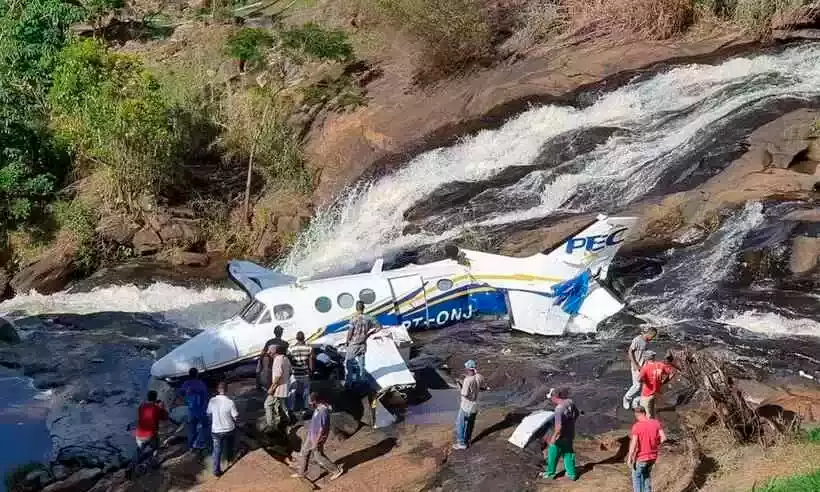 Polícia Civil de Minas Gerais atribui responsabilidade a pilotos pela queda do avião que vitimou Marília Mendonça