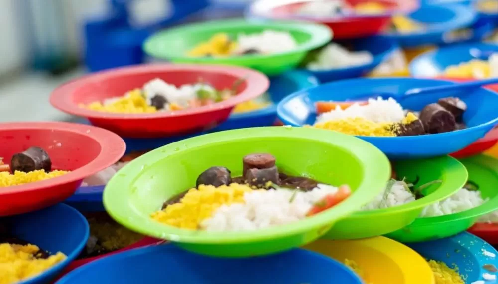 Prefeitura de Brumado oferece 40 mil refeições diárias de qualidade aos alunos das escolas municipais