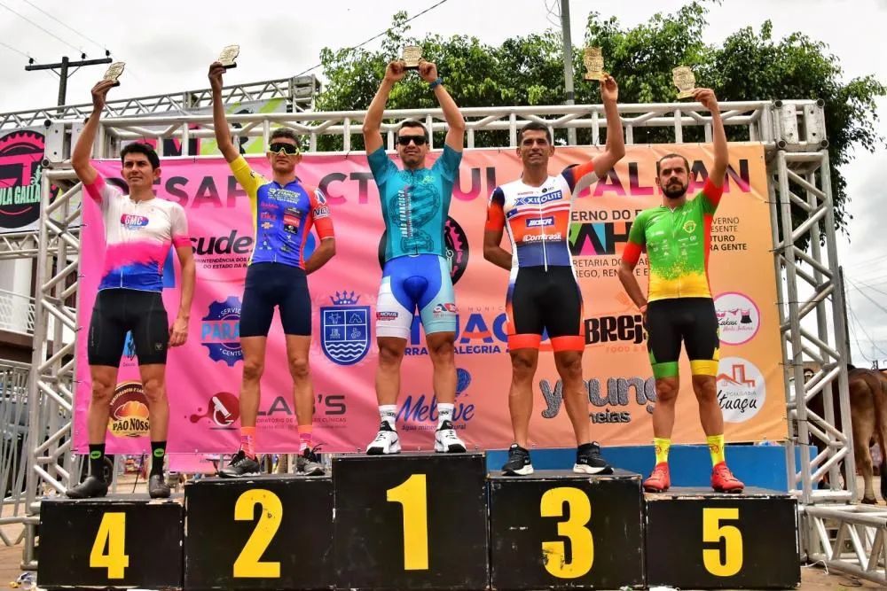 Ciclistas de Brumado conquistam pódio no Campeonato Baiano de XCM em Ituaçu