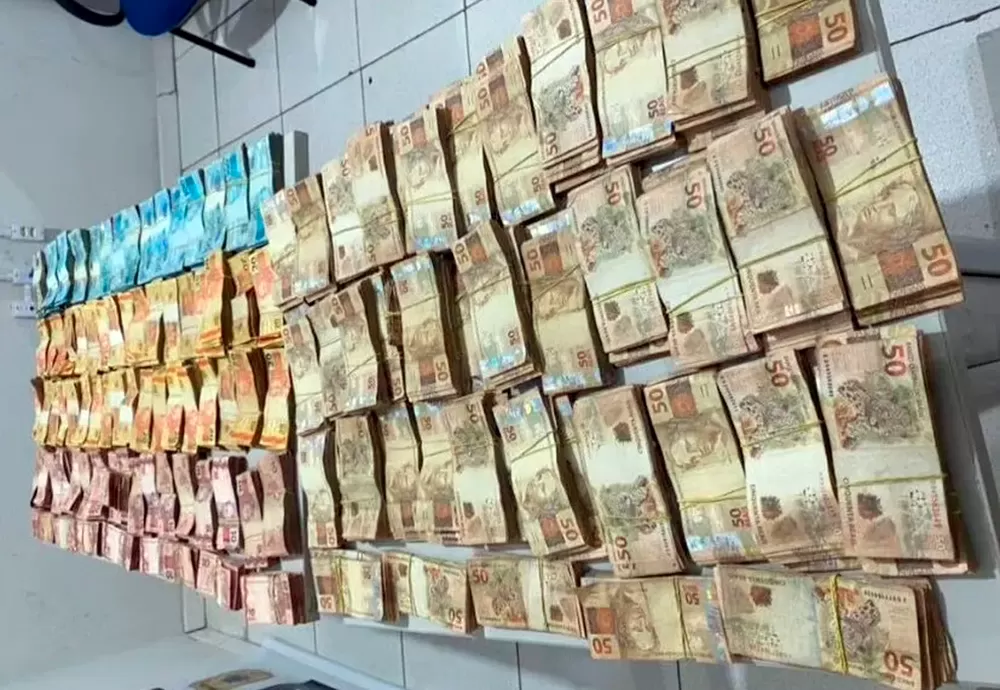 Prisão na BR-346: Polícia apreende quase meio milhão de reais em dinheiro proveniente do tráfico de drogas