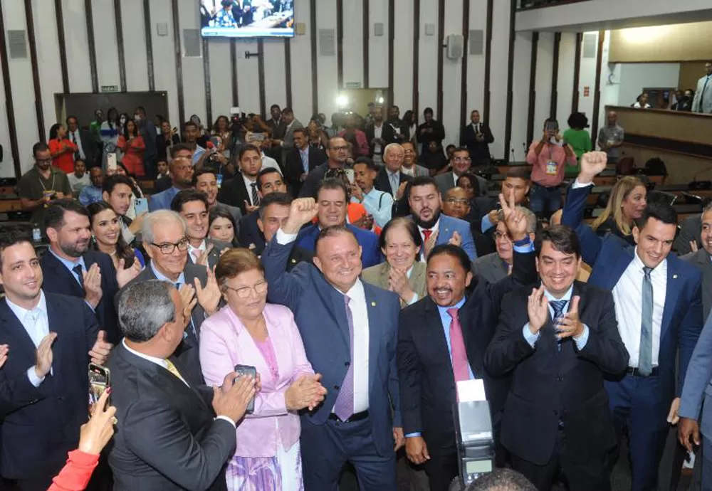 Adolfo Menezes é reconduzido à Presidência da Assembleia Legislativa da Bahia