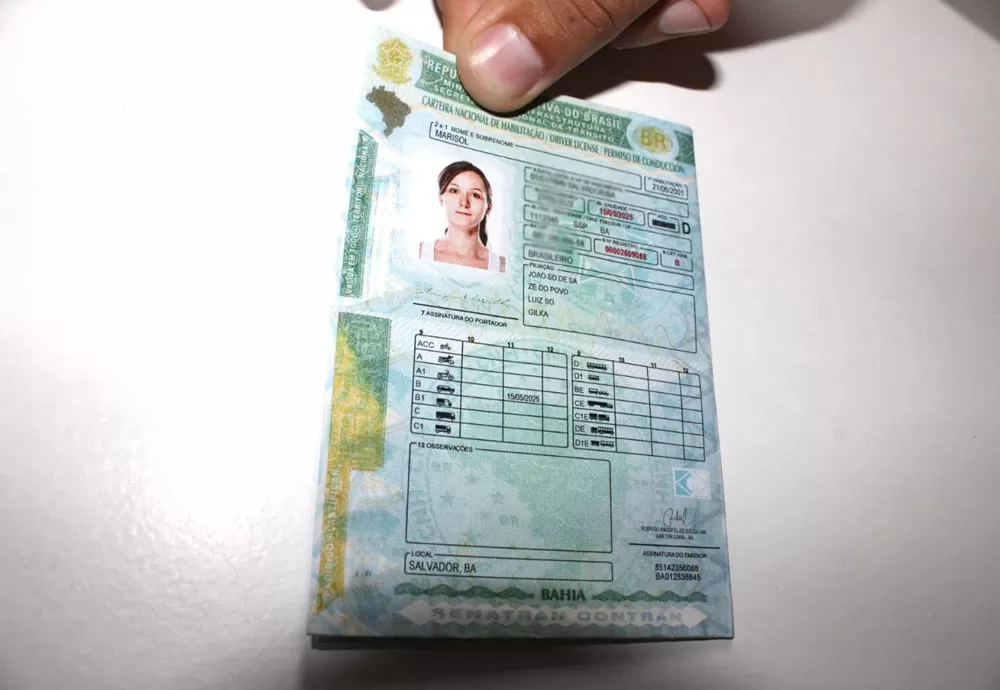 Com mais de 45 mil CNHs aguardando retirada, Detran-BA informa que condutores devem atualizar documentação antes de viajar