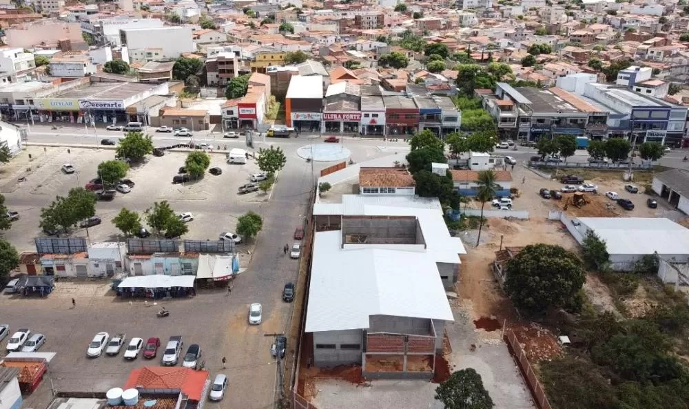 Brumado: Construção de cozinha industrial para preparo de refeições escolares avança em ritmo acelerado