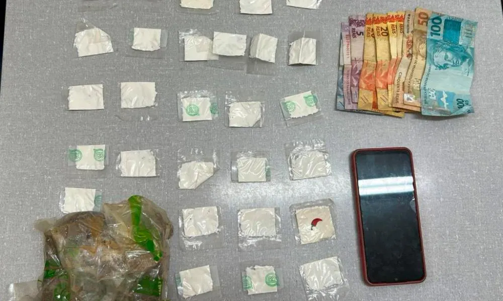 Polícia Militar prende suspeito por tráfico de drogas na zona rural de Cândido Sales durante Operação Aegis