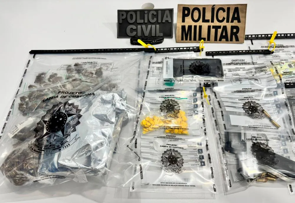 Operação contra o tráfico e homicídios resulta na apreensão de arma, drogas e documentos falsos em Brumado