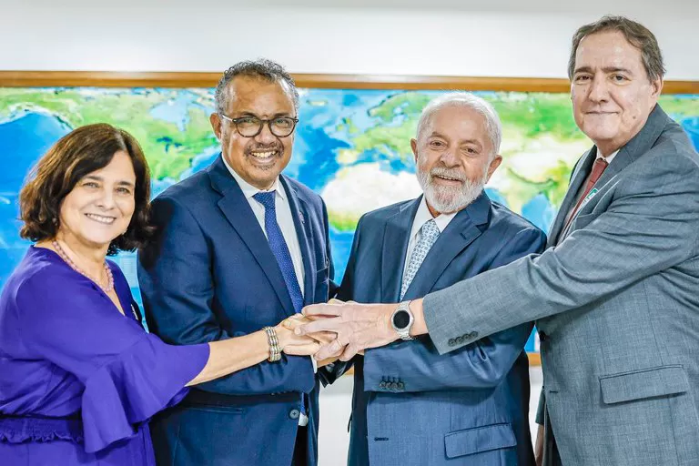 Presidente Lula e diretor-geral da OMS tratam de temas estratégicos para o Brasil