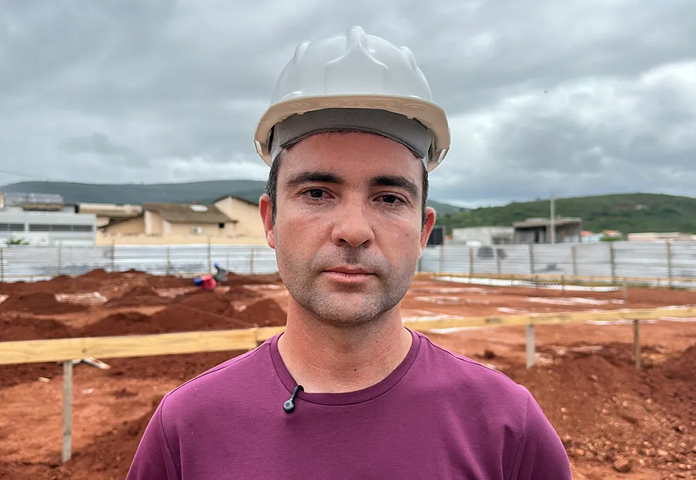 Prefeito de Brumado, Fabrício Abrantes, ressalta conquistas da gestão e critica oposição por falta de obras no município