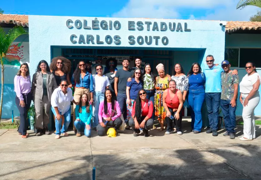 Colégio em Rio de Contas monta litoteca para estudos geológicos com participação da UFBA, de indígenas e quilombolas
