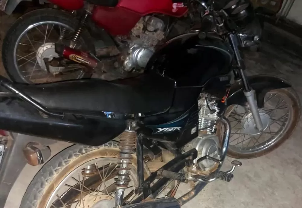 Operação 'Força Total IV' em Brumado Resulta em Apreensão de Motocicleta com Documentação Irregular