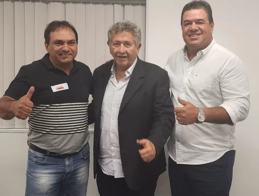 Deputado Marquinho Viana e Líder Político Toe Brito anunciam expansão da rede de água da Embasa em Capim Açu, município de Tanhaçu