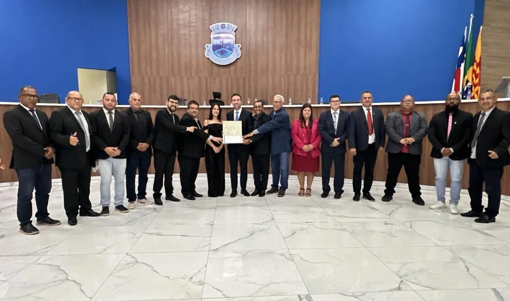 Prefeito de Brumado, Fabrício Abrantes, recebe Moção de Aplausos da Câmara de Vitória da Conquista pela realização do Carnaval