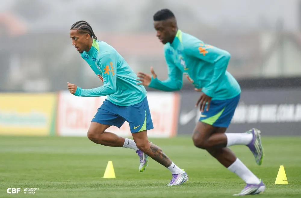 Seleção brasileira realiza primeiro treino na Granja Comary