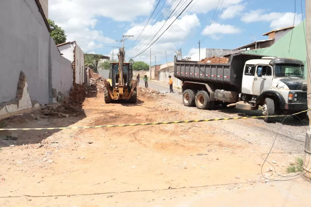 Prefeitura de Brumado demole imóvel para melhorar Segurança Viária