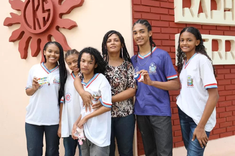 Mais de 255 mil estudantes na Bahia são beneficiados com o Programa Pé-de-Meia do Governo Federal