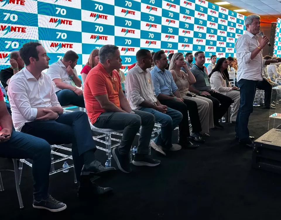 Brumado: Fabrício Abrantes se destaca em concorrido evento do AVANTE em Salvador