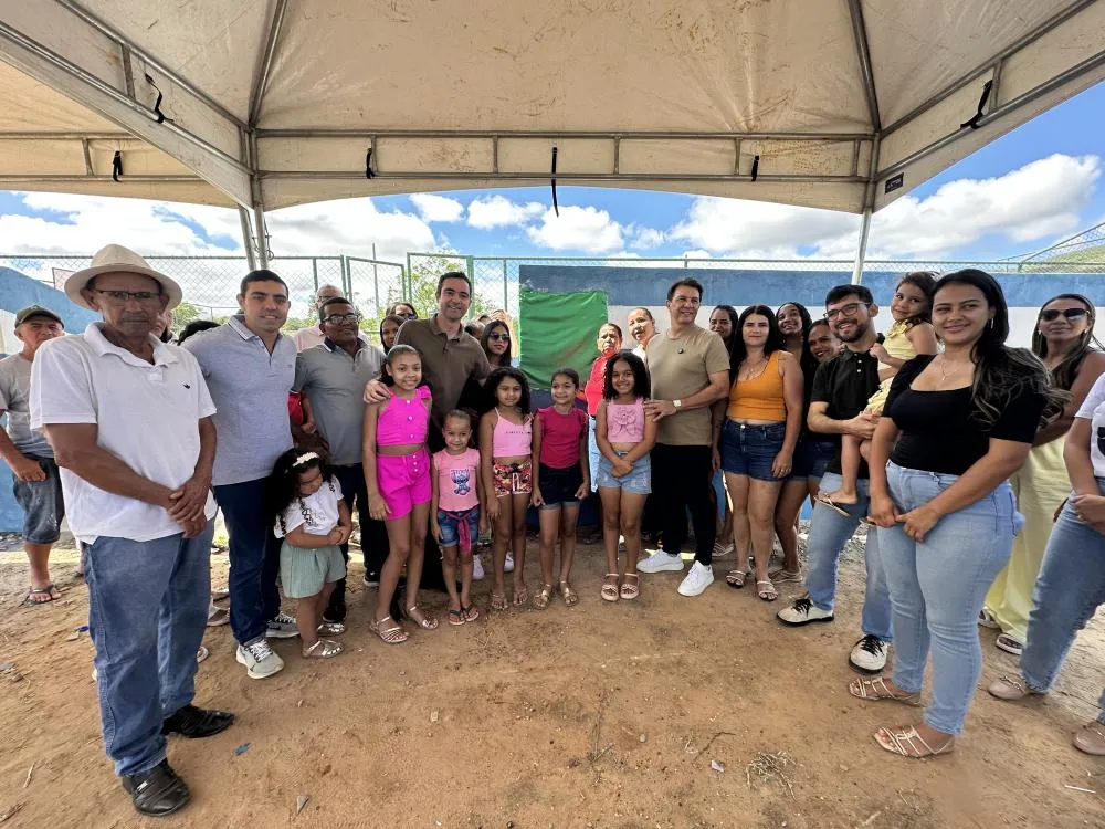 Prefeito Fabrício Abrantes inaugura três quadras poliesportivas na região de Ubiraçaba ao lado de Arthur Maia