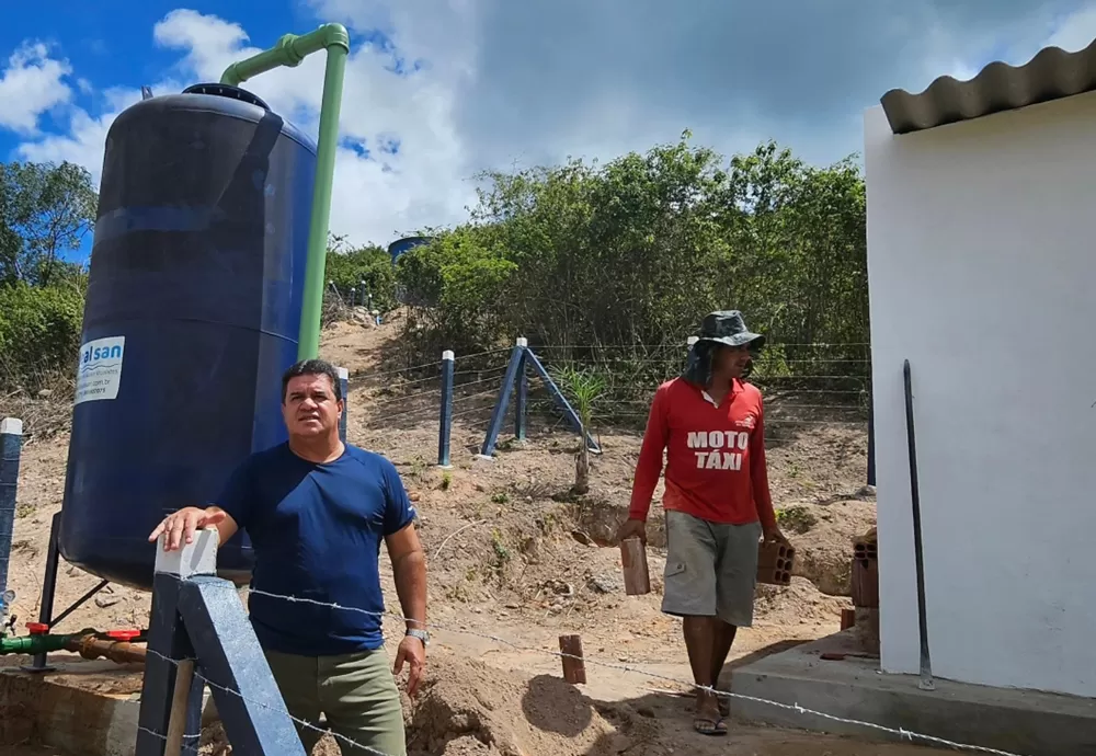 Deputado Marquinho Viana e líder político Wilson do Café visitam obra de ampliação de estação de tratamento de água em Barra da Estiva