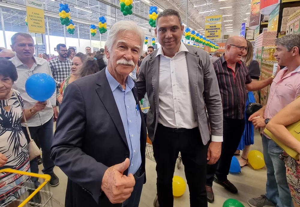 Presidente da Câmara de Brumado, Renato Santos comemora inauguração do Brasil Atacarejo