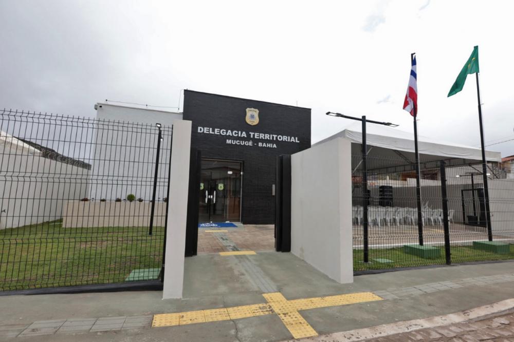 Em Mucugê, Rui inaugura delegacia e autoriza novas obras