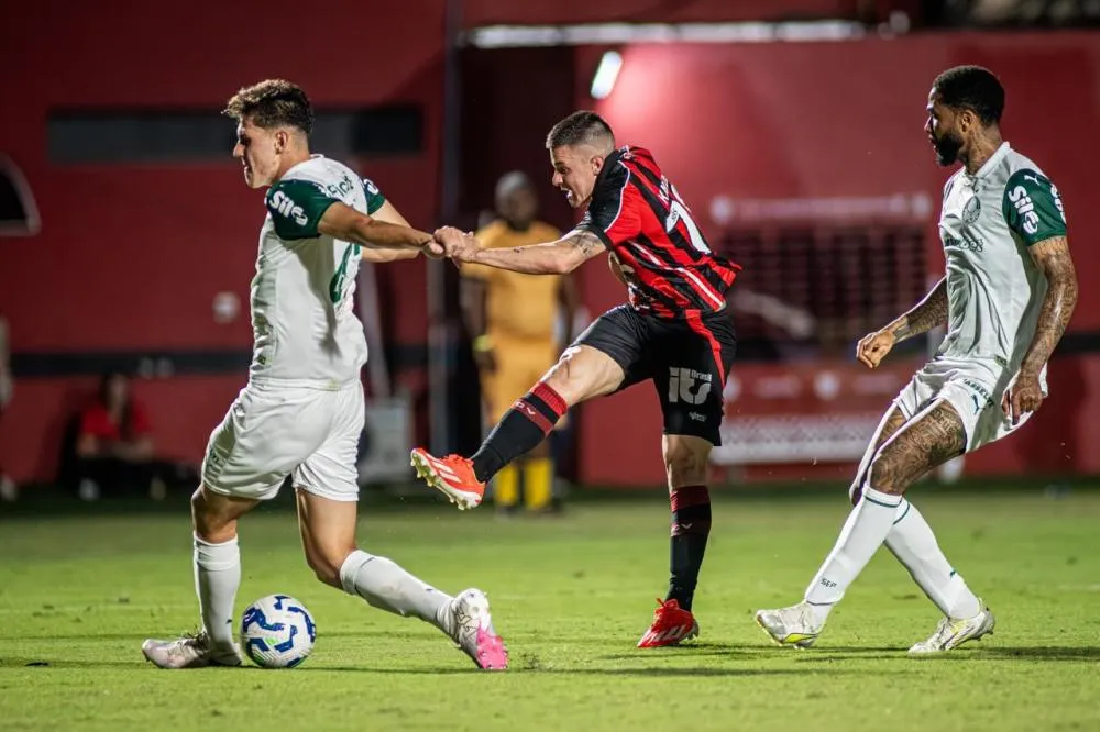 Vitória empata com o Palmeiras no Barradão em 2X2
