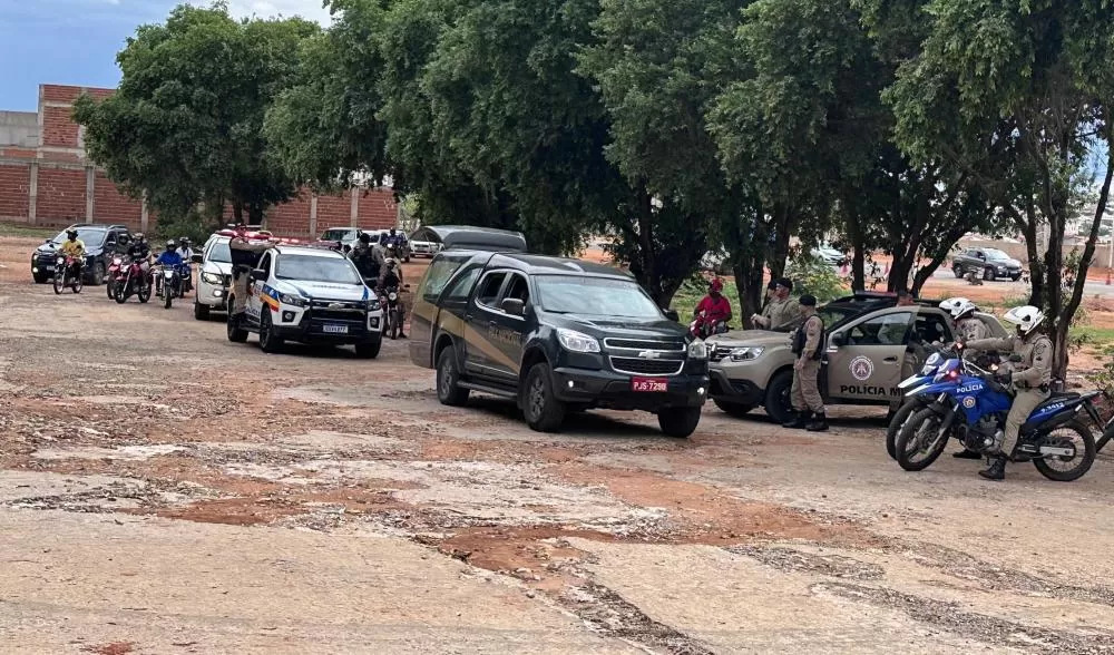 Comovente despedida: Sepultamento da agente de trânsito de Brumado e seu filho, vítimas de acidente na BR-116