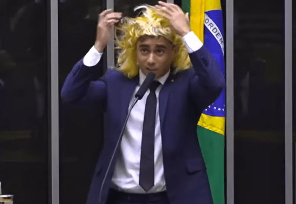 Arthur Lira repreende deputado Nikolas Ferreira por discurso contra mulheres trans