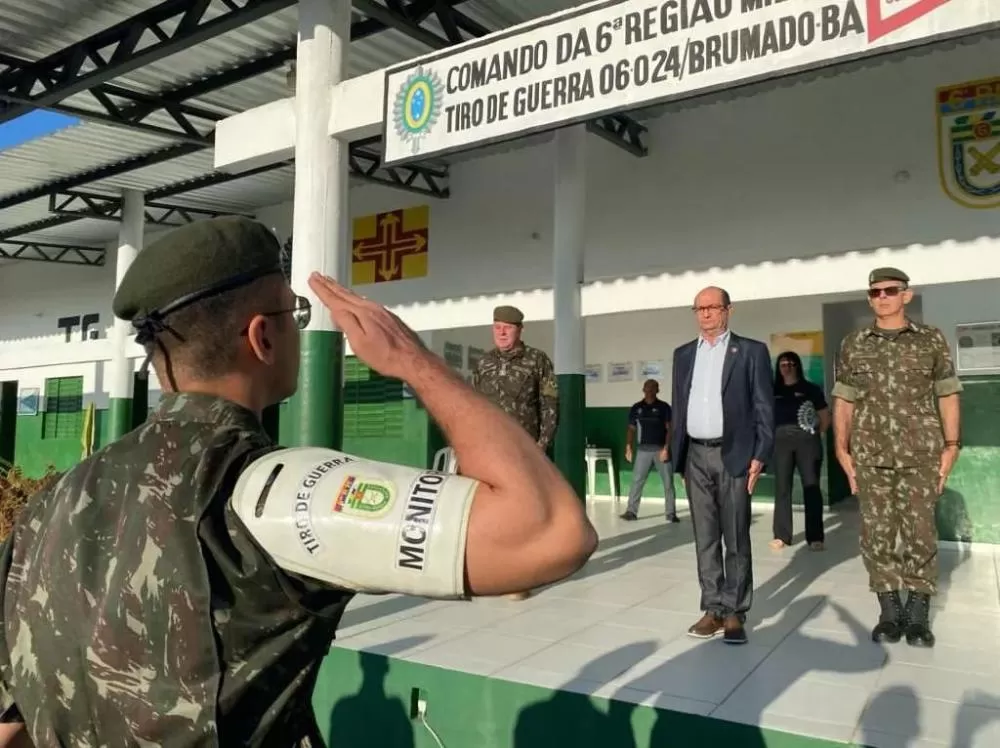 Tiro de Guerra de Brumado recebe chefe da Seção da 6ª Região Militar