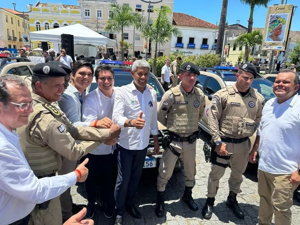 Brumado: Polícia Militar recebe viatura semi blindada