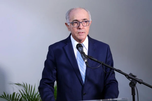 José Carlos Aleluia desiste de candidatura e declara apoio a ACM Neto na Bahia