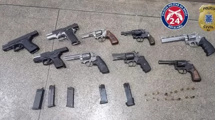 PM e PC interceptam grupo criminoso em Brumado, prendem 10 suspeitos e apreendem nove armas de fogo