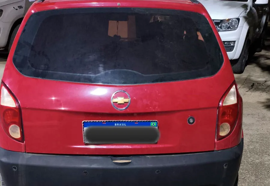 Polícia Rodoviária apreende carro com registro de furto durante abordagem em Brumado
