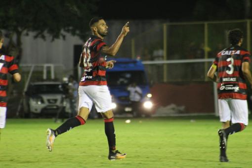 Vitória perde para o São Paulo por 2 a 1 no Barradão