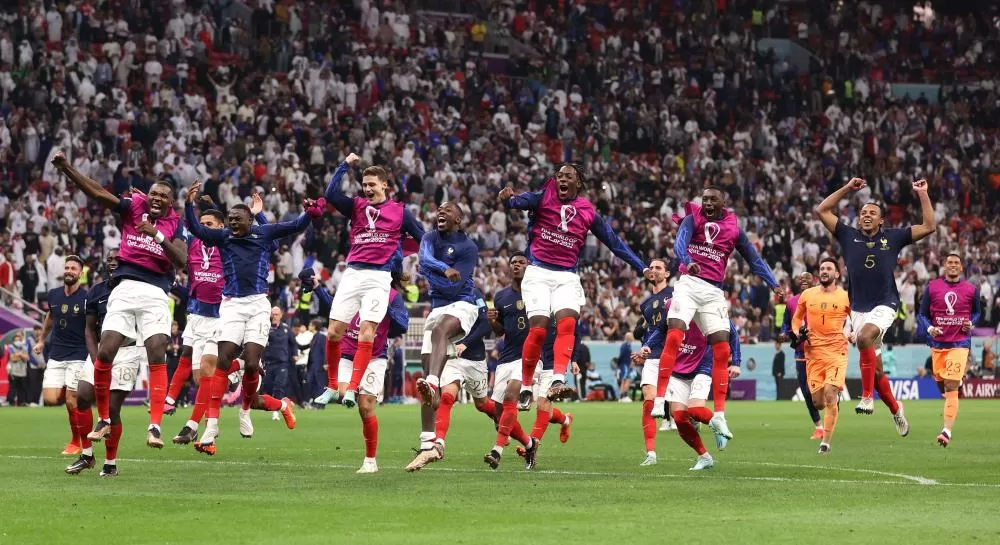 França supera a Inglaterra em jogo com dois pênaltis contra e avança à semifinal