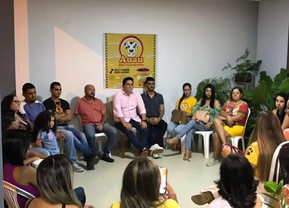 Advogado Guilherme Bonfim e ONG AU AU unem forças por animais abandonados em Brumado