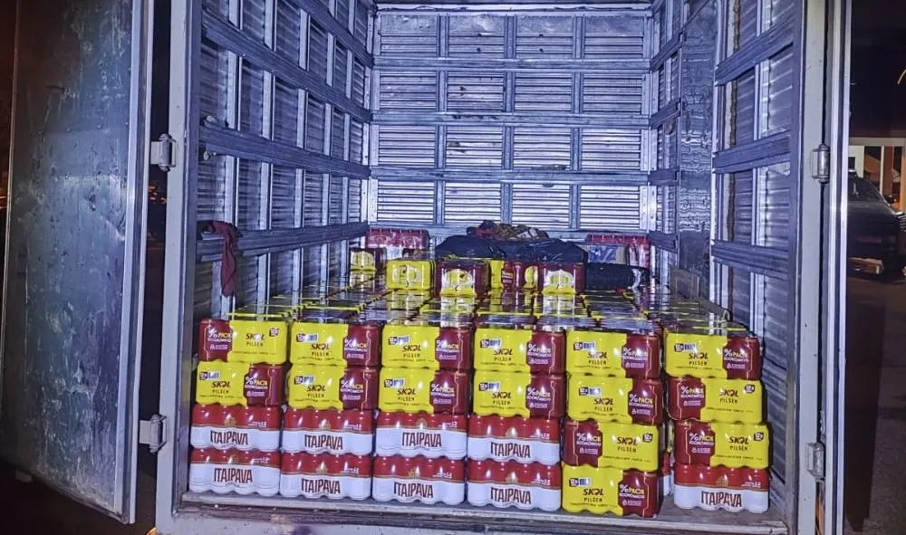 CIPRv/Brumado apreende carregamento de cerveja sem nota fiscal na BA-262