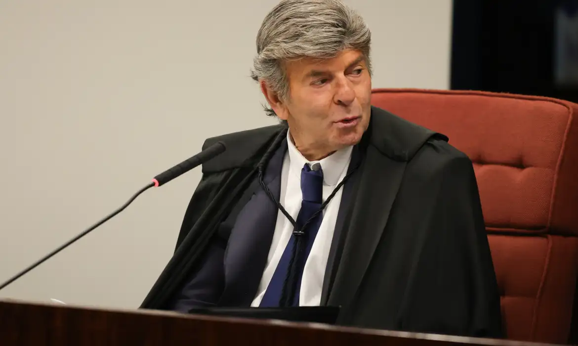 Fux vota para anular ação penal sobre golpe por cerceamento de defesa