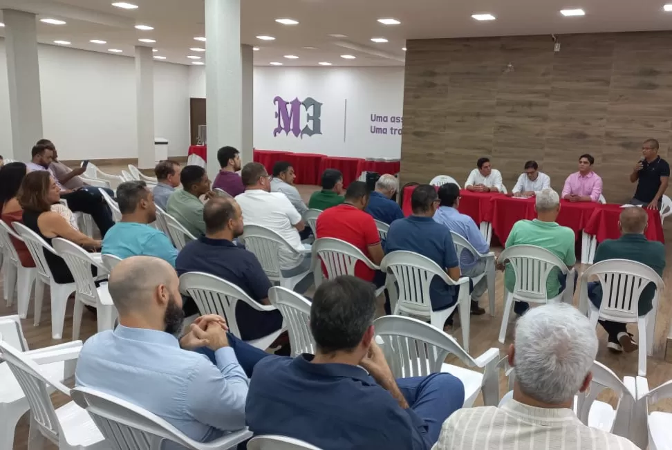 Brumado: Guilherme Bonfim realiza reunião com Empresários e Secretário de Desenvolvimento Econômico da Bahia, Ângelo Almeida