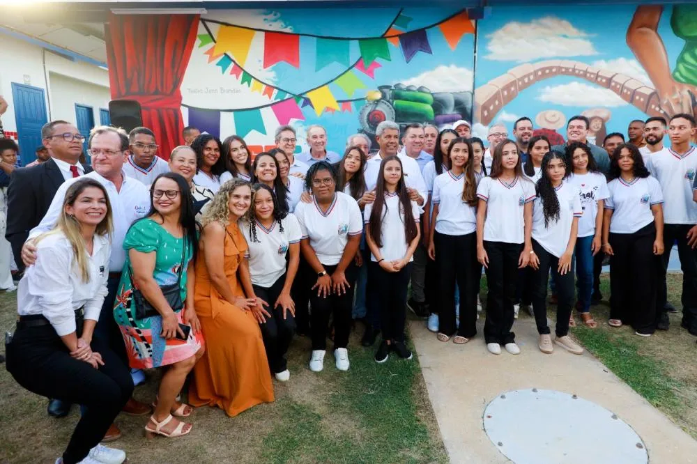 Com a entrega de obras estruturantes, Governo do Estado impulsiona o desenvolvimento em Tanhaçu