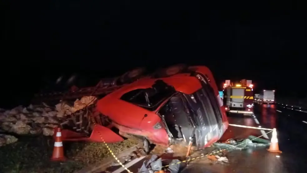 Motorista natural de Dom Basílio  morre em trágico acidente com caminhão na BR-135 (MG)