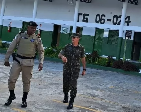 Comandante do 24° Batalhão realiza visita ao Tiro de Guerra 06-024 em Brumado