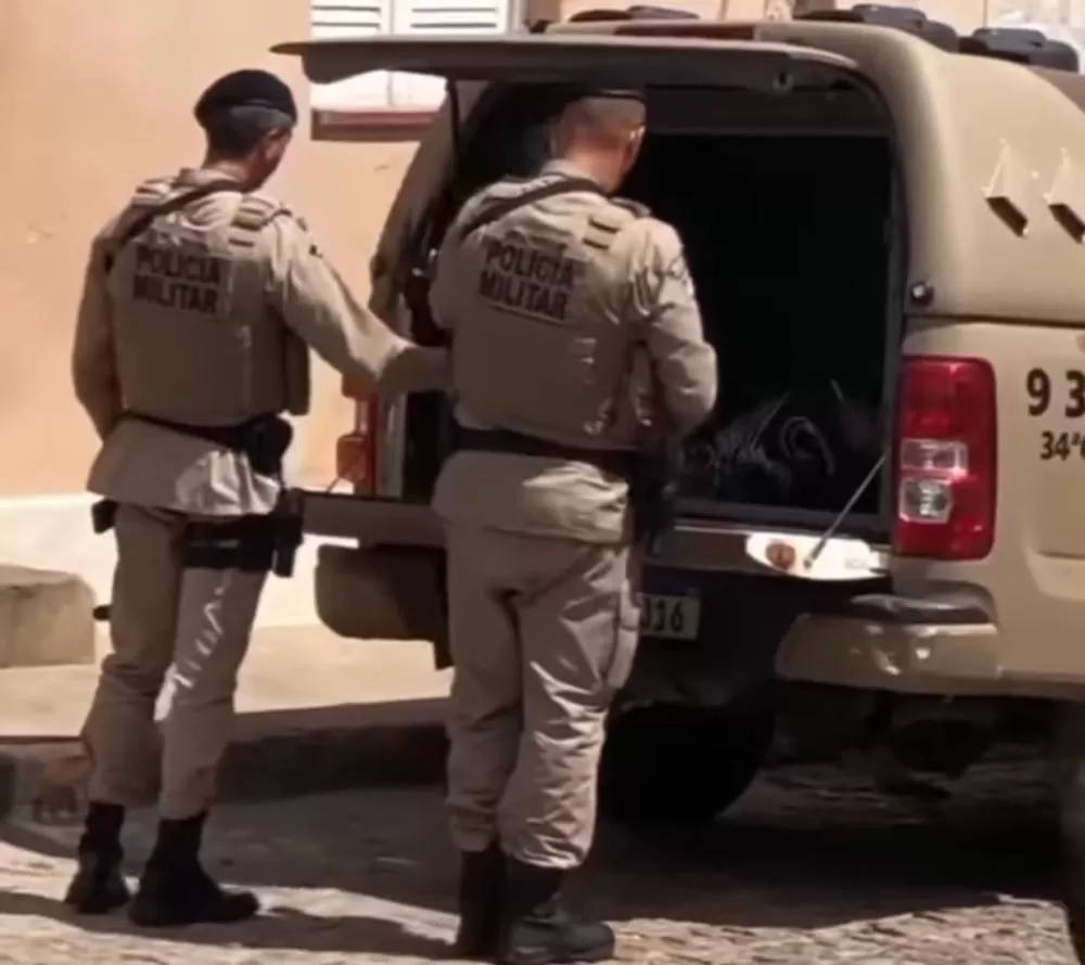 Homem é preso por manter companheira em cárcere privado e agredi-la brutalmente em Brumado