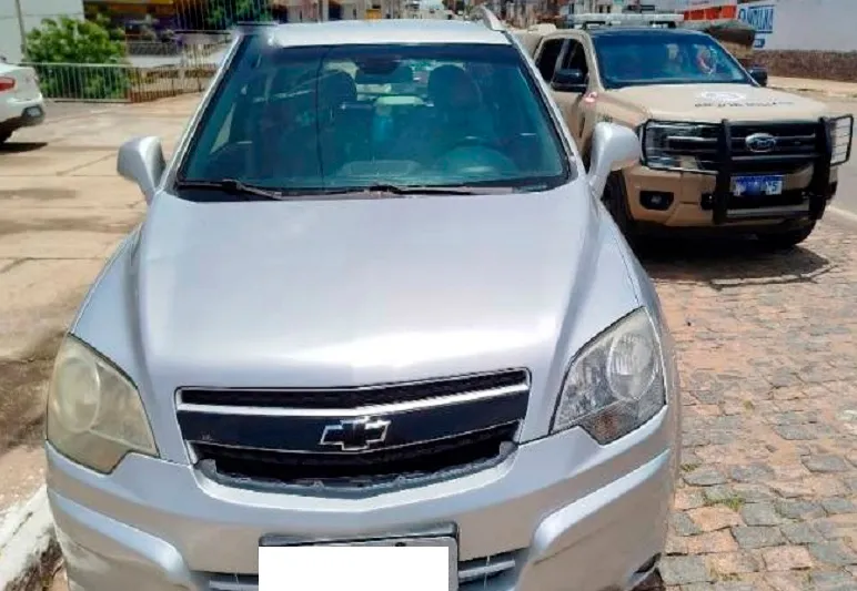 Veículo com ordem judicial e quase R$ 35 mil em multas é recolhido durante fiscalização em Brumado