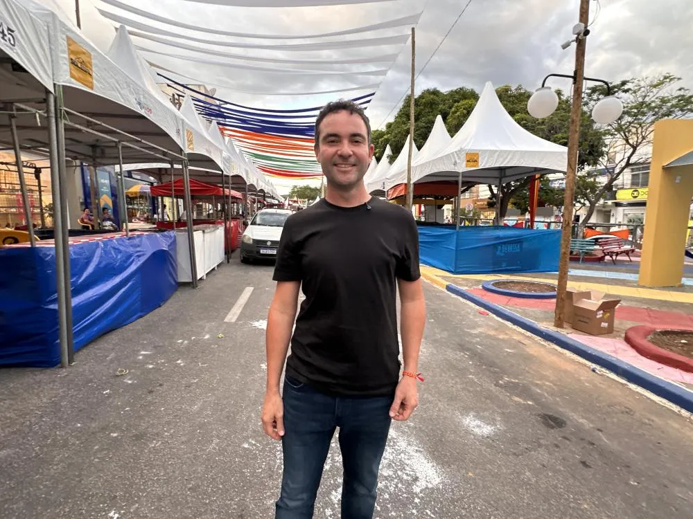 Prefeito Fabrício Abrantes acompanha preparativos finais do Carnaval de Brumado