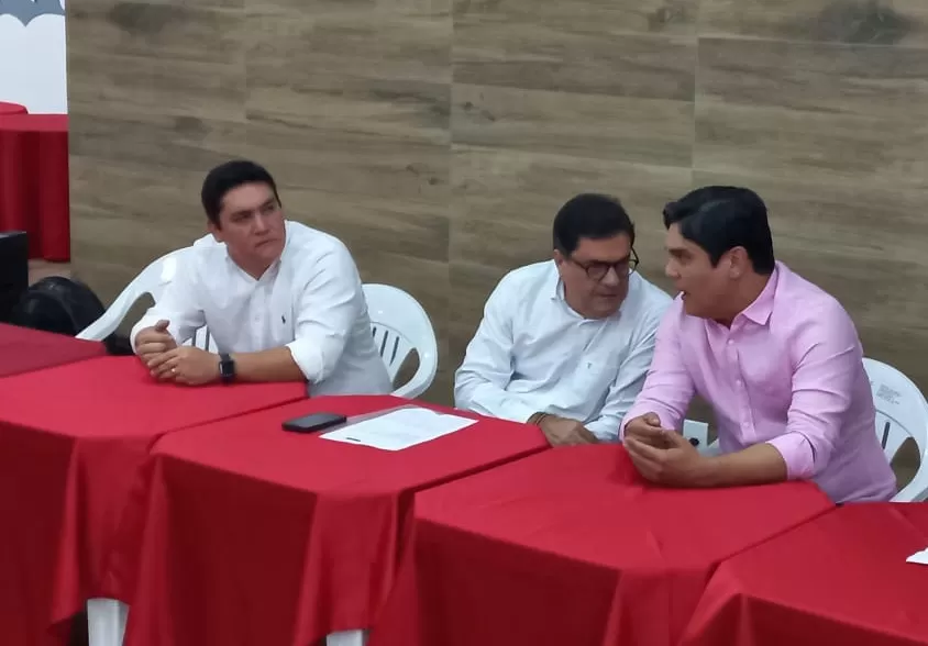 Brumado: Guilherme Bonfim realiza reunião com Empresários e Secretário de Desenvolvimento Econômico da Bahia, Ângelo Almeida