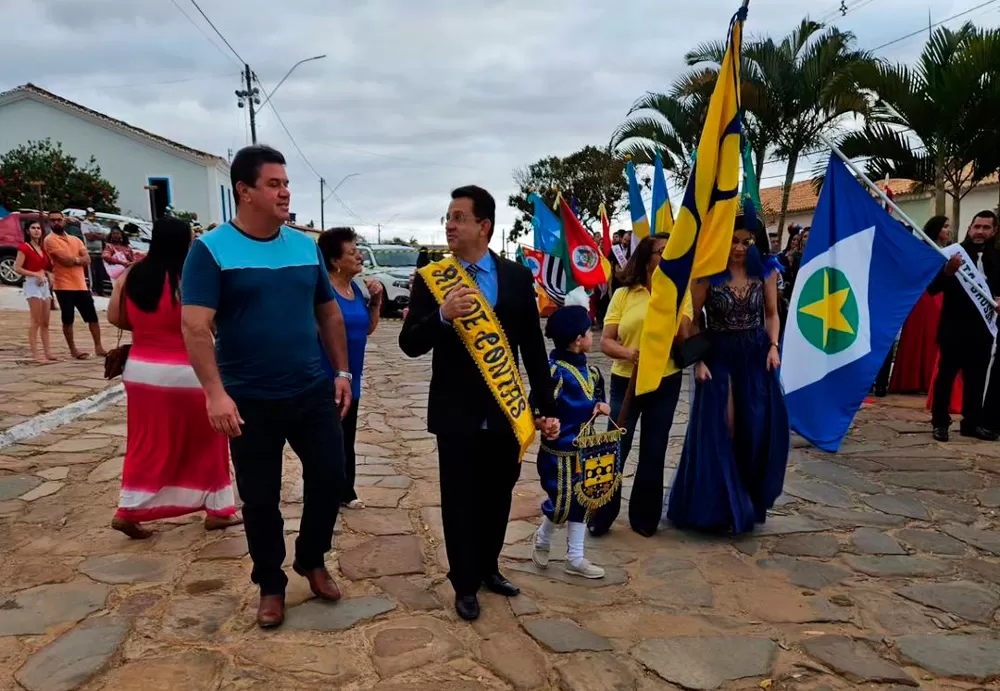 Deputado Marquinho Viana prestigia Desfile Cívico em comemoração aos 300 Anos de Rio de Contas